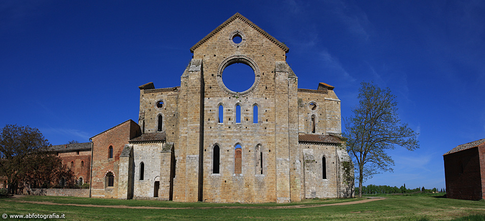 Vista panoramica dell'abside, Abbazia di San Galgano - Italia